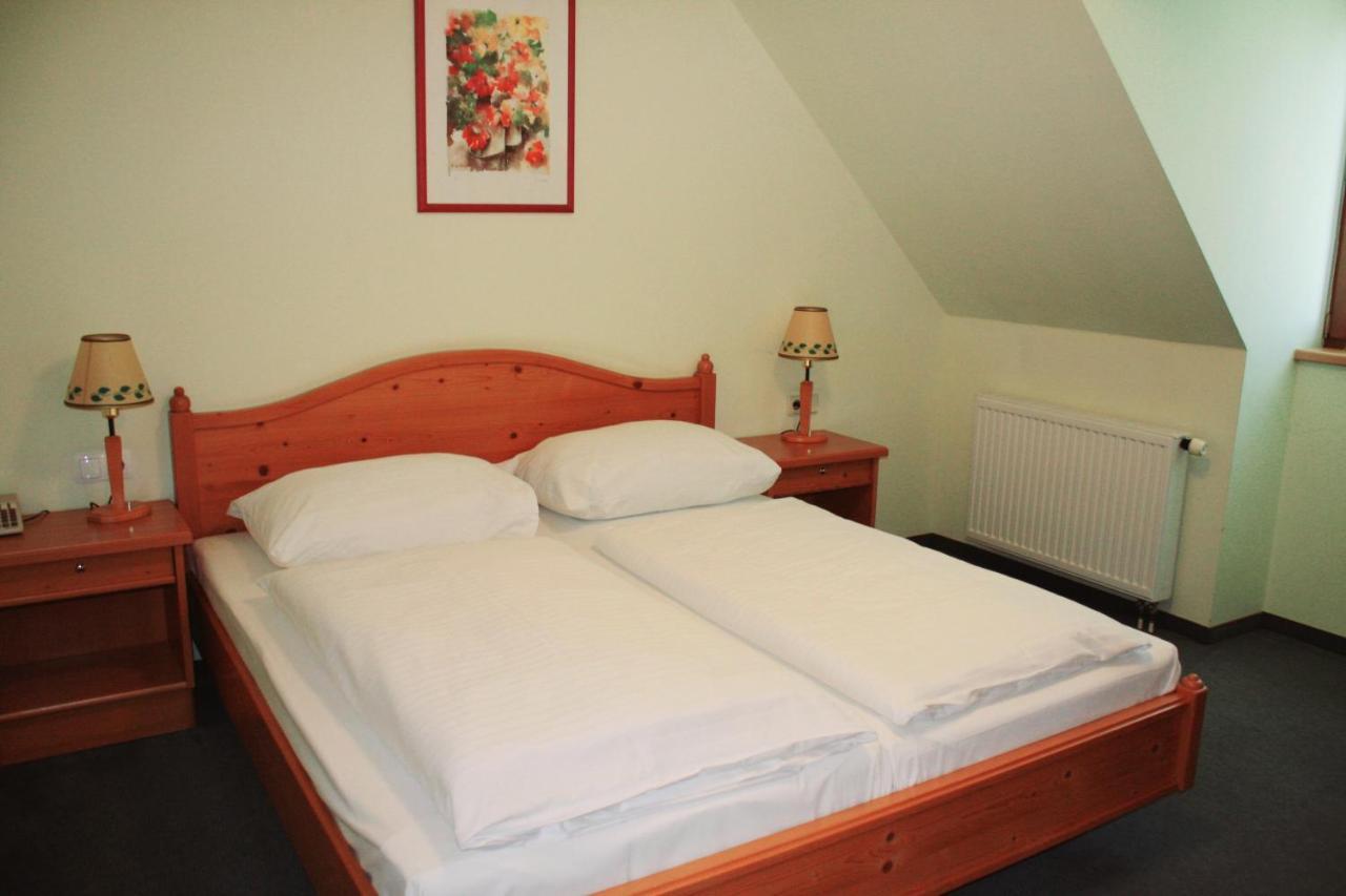 Hotel Garni Am Seggauberg Лайбниц Екстериор снимка